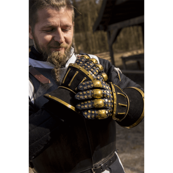Black Hourglass Gauntlets