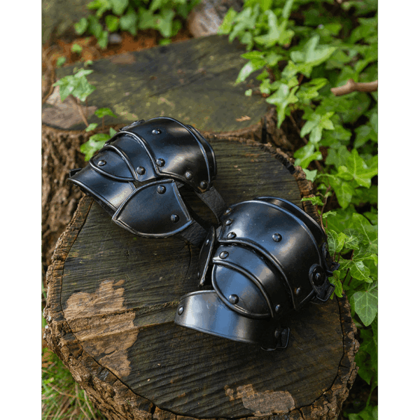 Blackened Markward Short Gauntlets