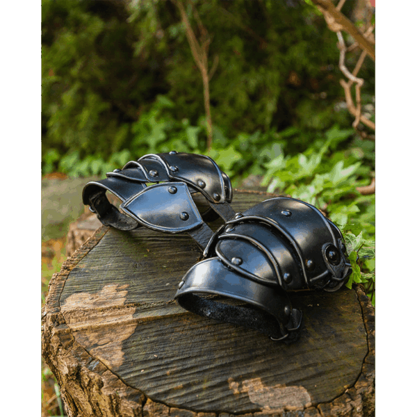 Blackened Markward Short GauntletsBlackened Markward Short Gauntlets