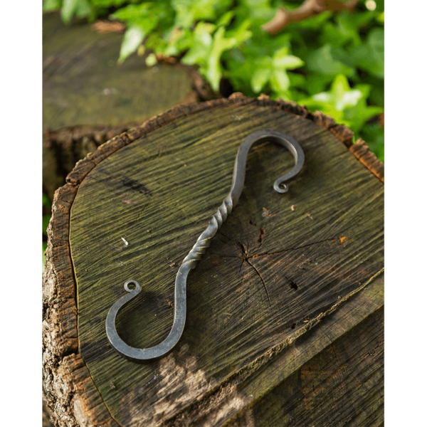 Gudrun Twisted Iron Hook