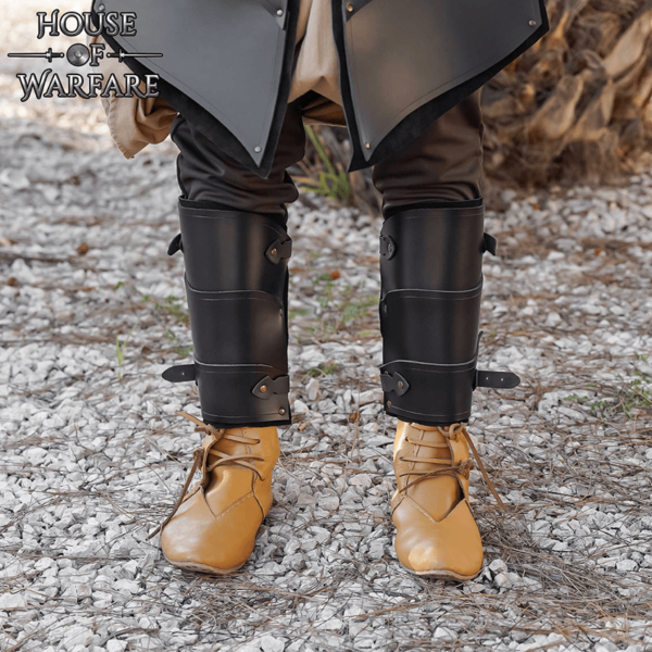 Battle Archeress Leather Greaves - Black