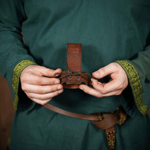 Brigid Celtic Drinking Horn Holder - Brown