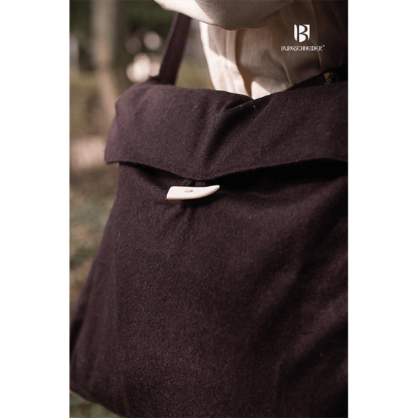 Vesker Medieval Shoulder Bag