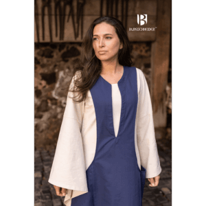 Leonora Surcoat