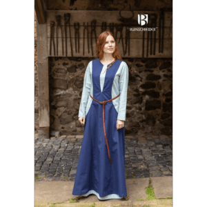 Leonora Surcoat