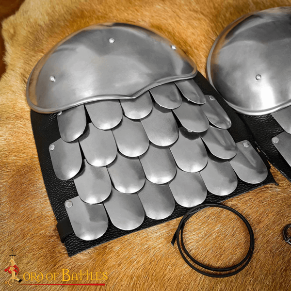 Steel Scale Pauldrons